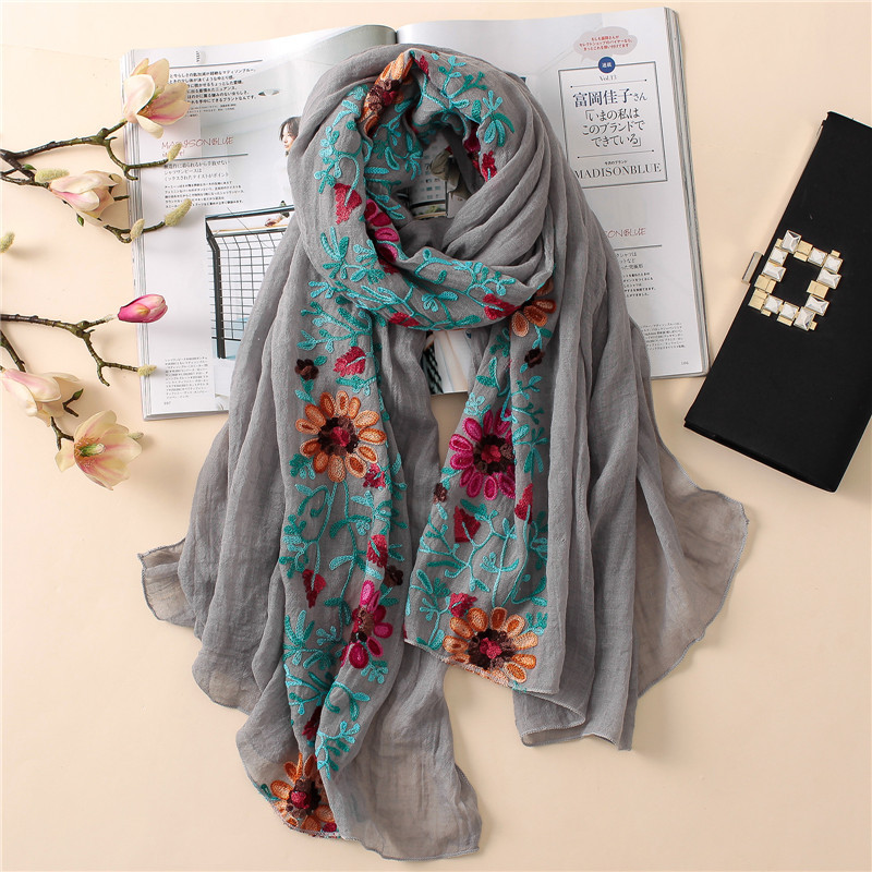 Szal z wiskozy z haftem kwiato – Bandana Cotton recenzja i cena