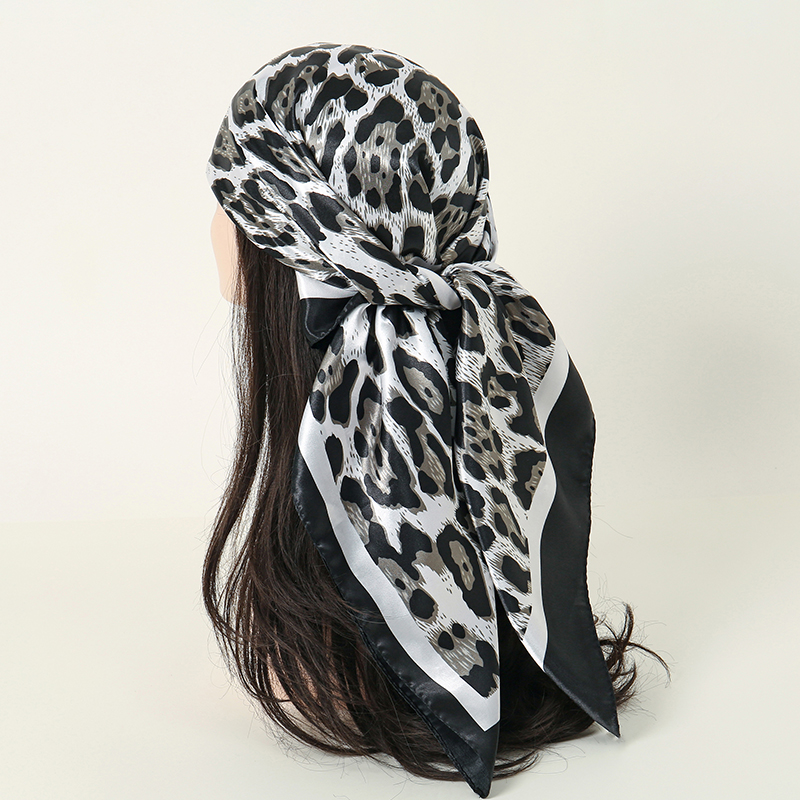 Nowy 90*90cm wzór w cętki luks – Scarf Silk Square recenzja i cena